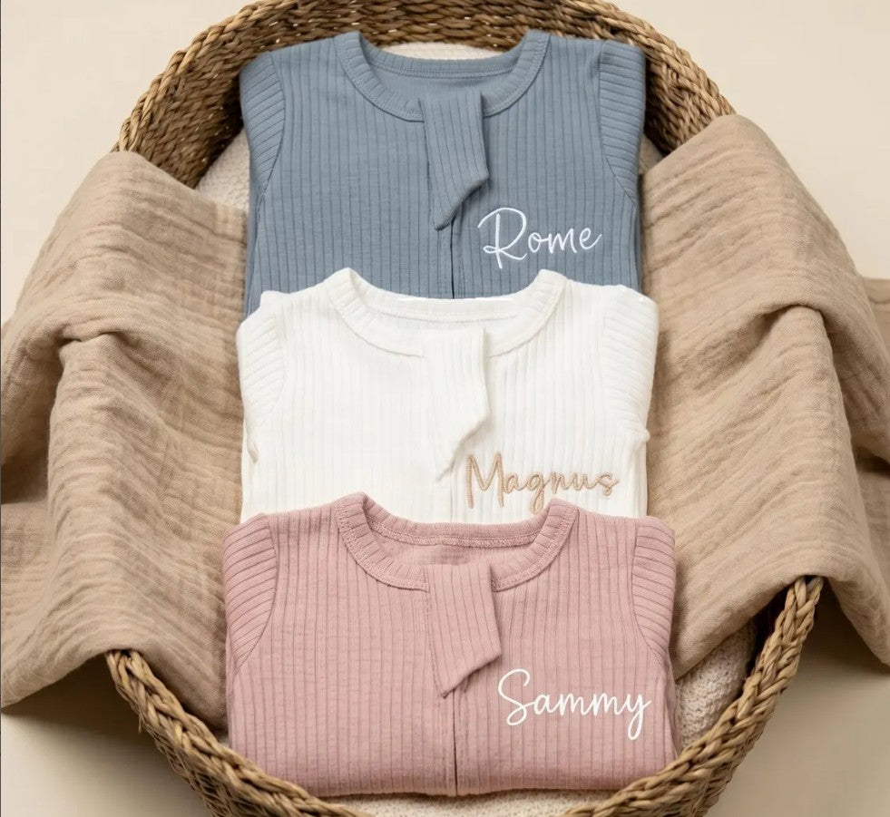 Personalised Baby Sleepsuit & Hat, Baby Gift, Baby grow, Baby Boy, Baby Girl, Neutral Baby Clothes, First baby Outfit, New Baby gift -