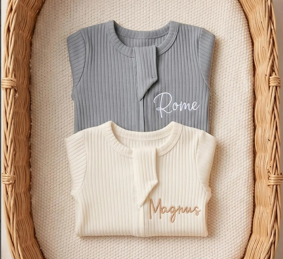 Personalised Baby Sleepsuit & Hat, Baby Gift, Baby grow, Baby Boy, Baby Girl, Neutral Baby Clothes, First baby Outfit, New Baby gift -